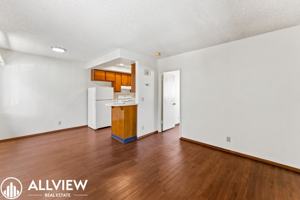 featured image of 202 E 16th St