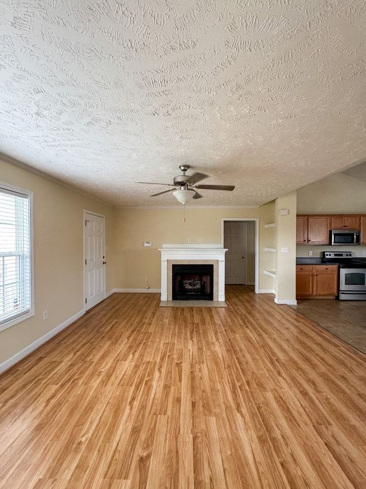 316 Ivywood Ln - Photo 3 of 24