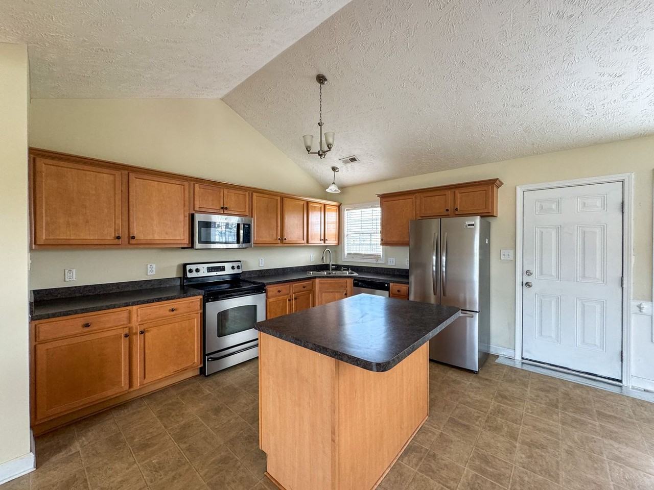 316 Ivywood Ln - Photo 6 of 24