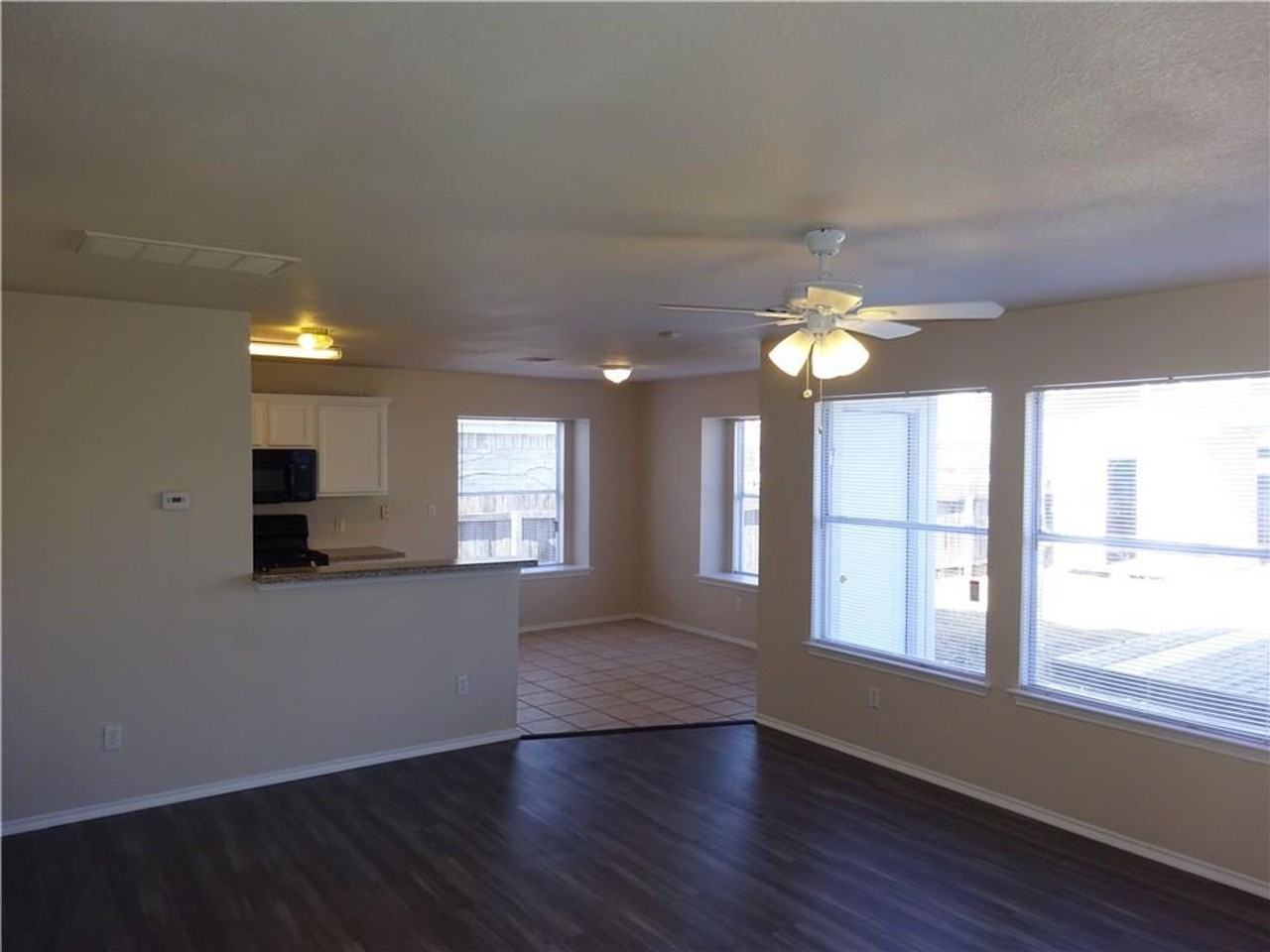 1016 Doras Dr - Photo 2 of 14