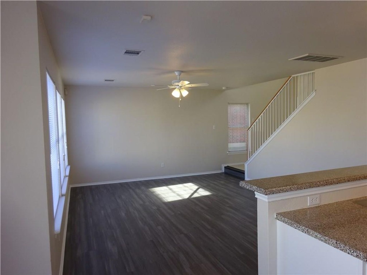 1016 Doras Dr - Photo 3 of 14