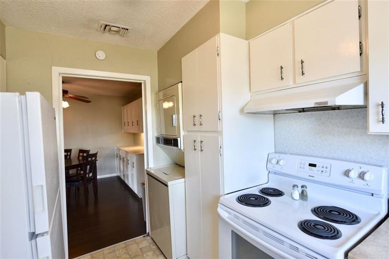 100 Royal Way Dr Apt 4d - Photo 6 of 23