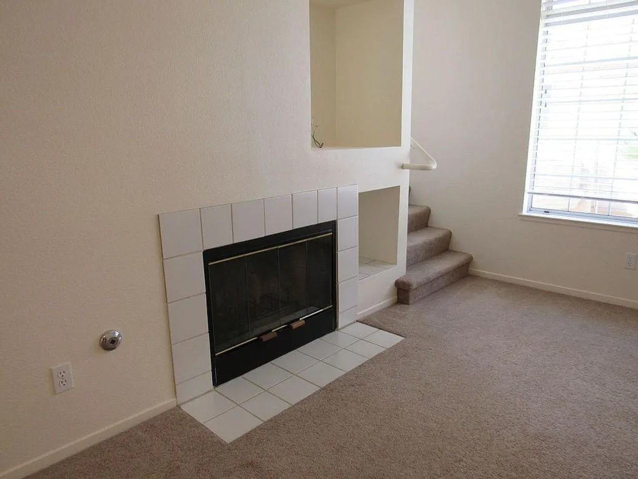 1480 Los Buellis Way - Photo 3 of 22