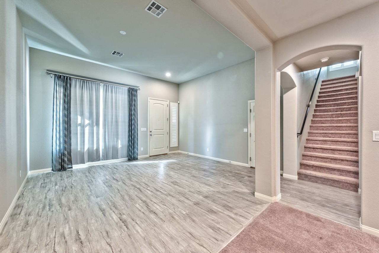 10616 Aphrodite St - Photo 2 of 17