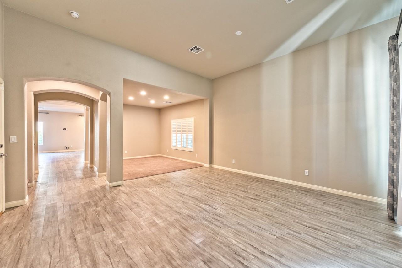 10616 Aphrodite St - Photo 3 of 17