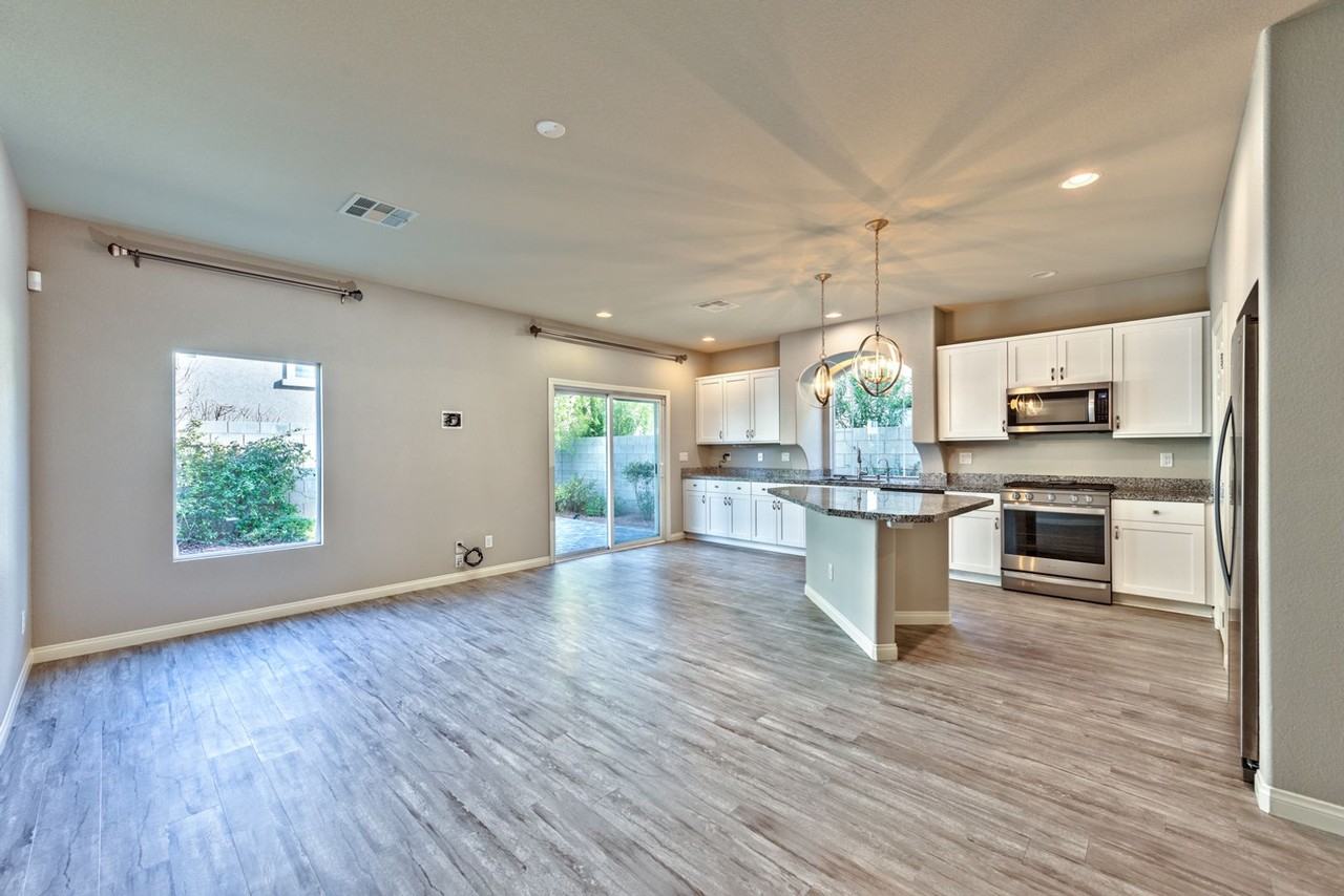 10616 Aphrodite St - Photo 4 of 17