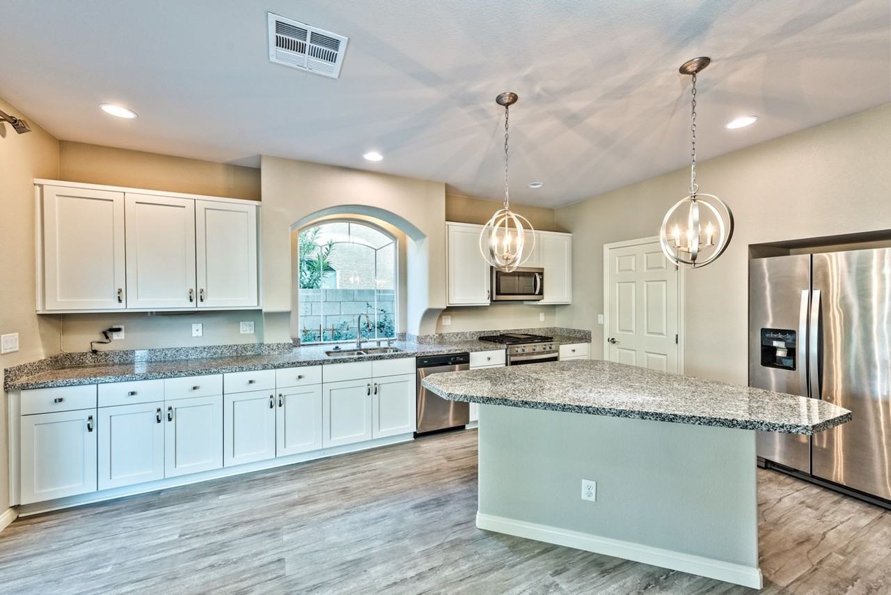 10616 Aphrodite St - Photo 6 of 17