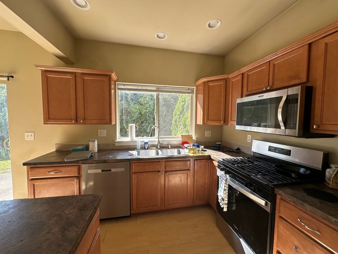 901 Gladstone St - Photo 4 of 30