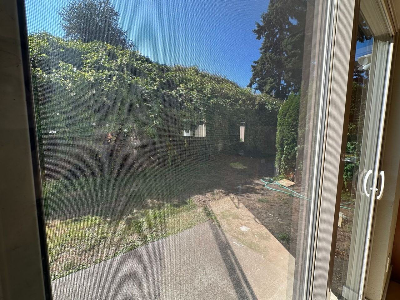 901 Gladstone St - Photo 7 of 30