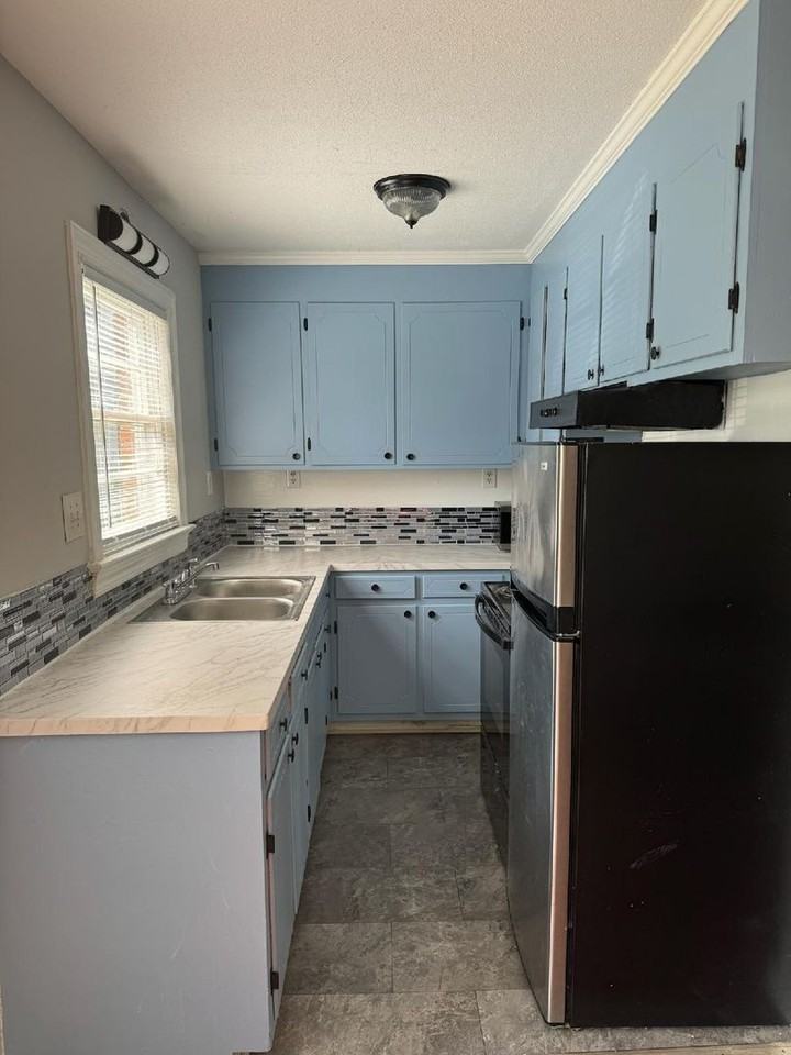 1805 1805 E Sixth #4 - Photo 3 of 4