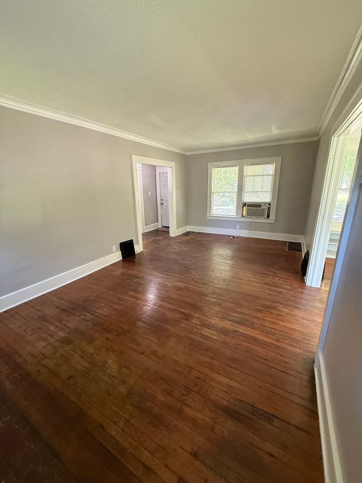 227 Crandall Ave - Photo 2 of 20