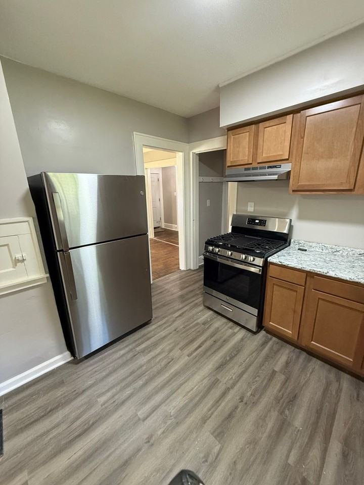 227 Crandall Ave - Photo 6 of 20