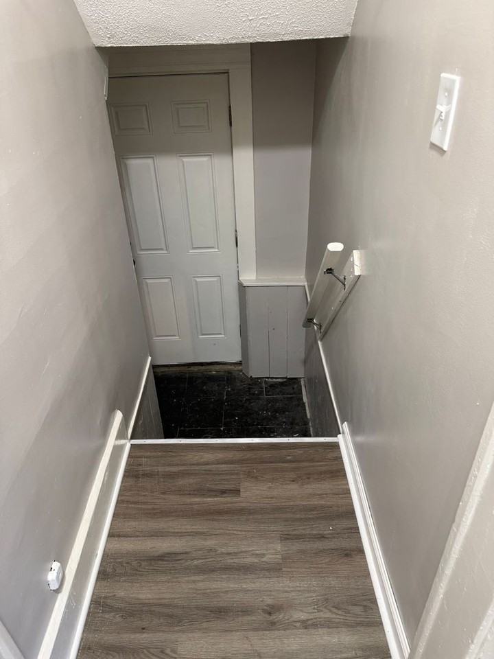 227 Crandall Ave - Photo 7 of 20