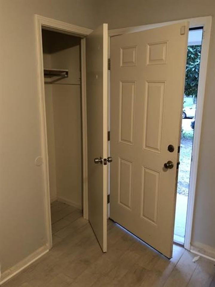 3110 Normandy Dr - Photo 3 of 9