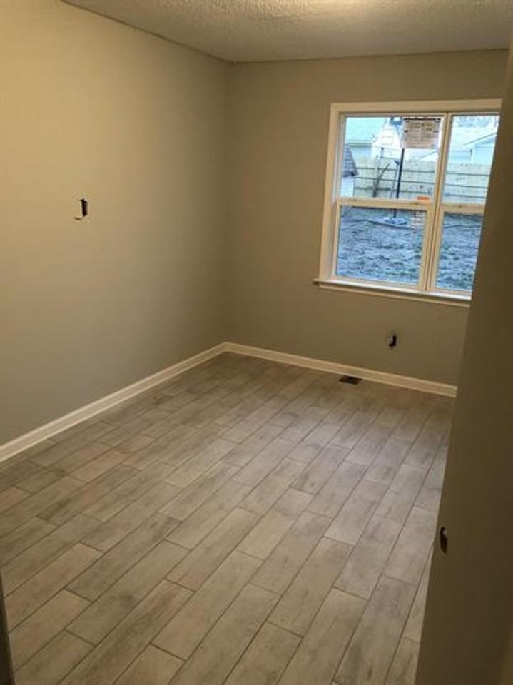 3110 Normandy Dr - Photo 4 of 9