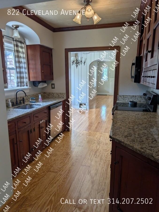 822 Cleveland Ave - Photo 5 of 24