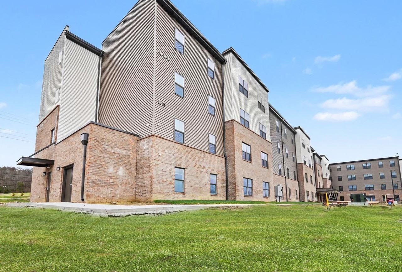 Bridlewood Crossing - Photo 3 of 25