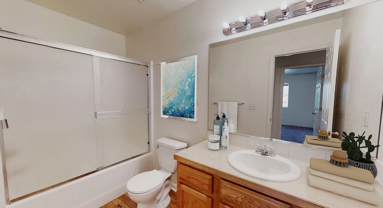 1743 Rowan Ln