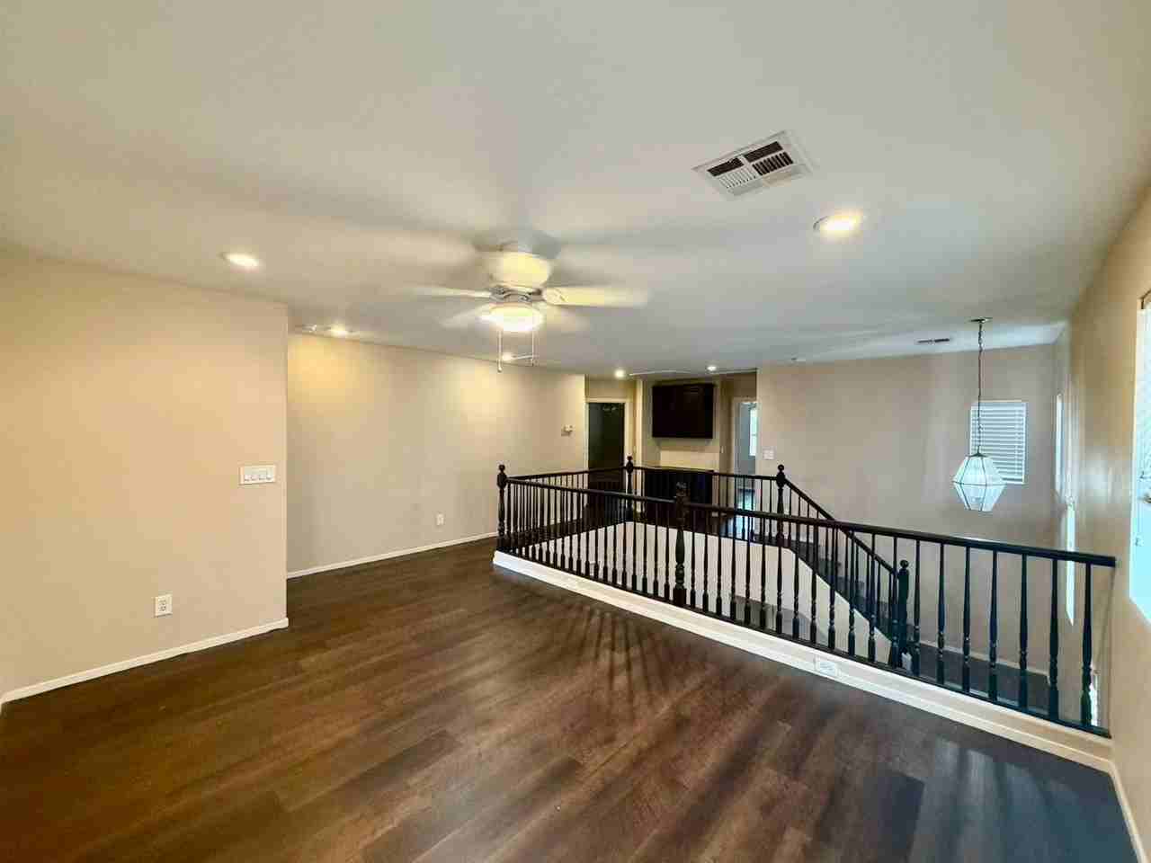 6068 Laughing Creek St - Photo 3 of 25