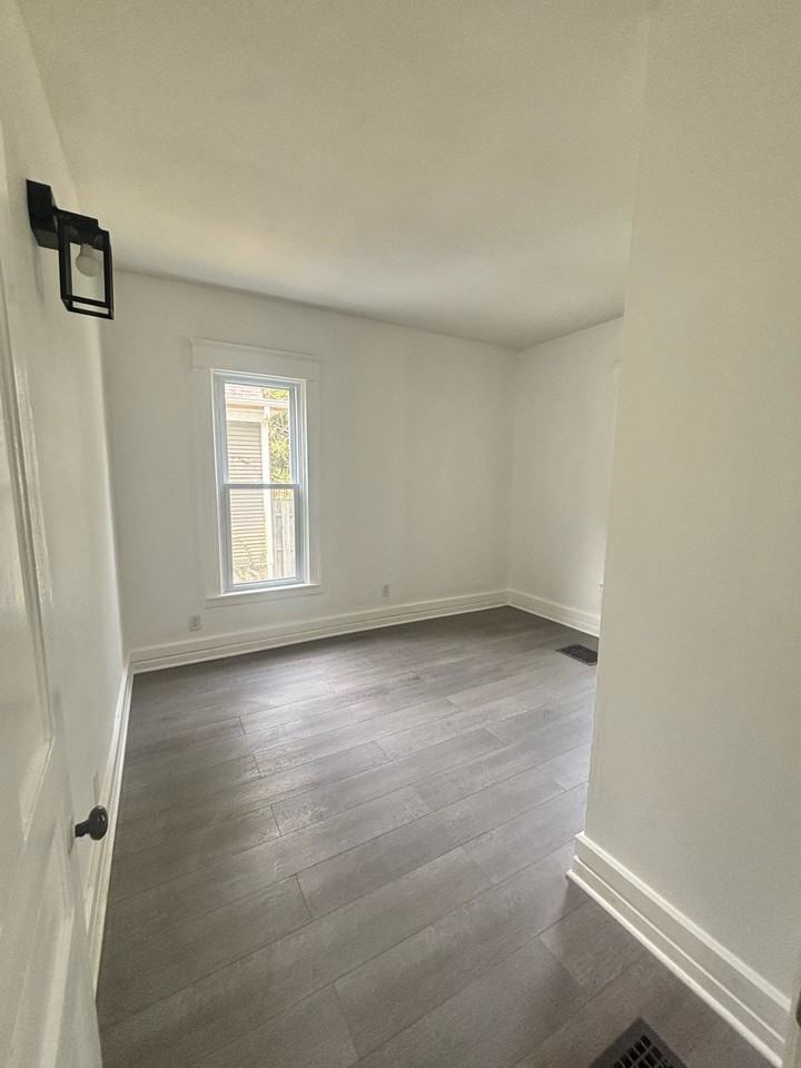 736 N 2nd St - Photo 6 of 14