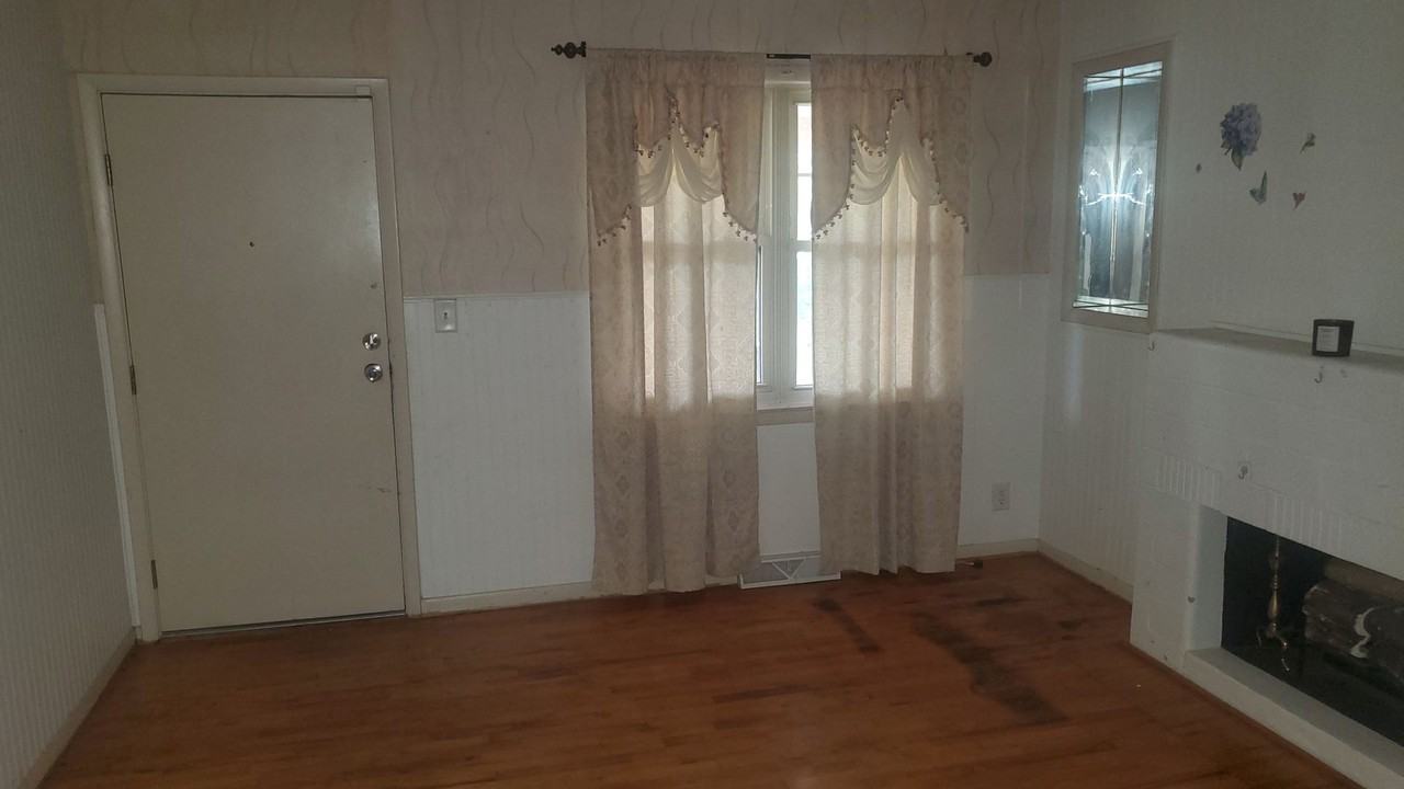 534 W 3rd St - Photo 3 of 18