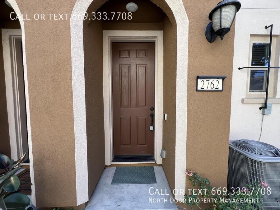 2762 Ferrara Cir - Photo 4 of 43