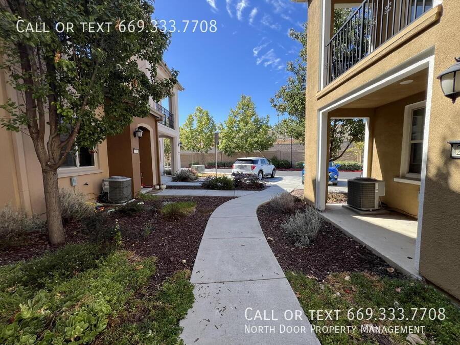2762 Ferrara Cir - Photo 5 of 43