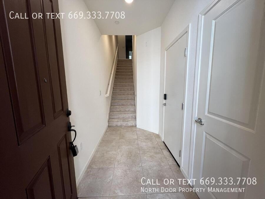 2762 Ferrara Cir - Photo 6 of 43