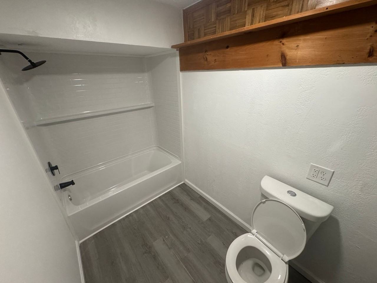 627 Valley St - Photo 6 of 8