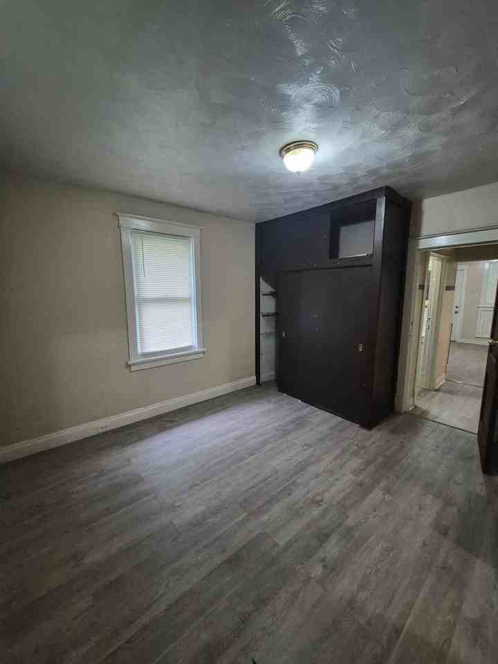 2140 Rosebud Ave - Photo 5 of 10