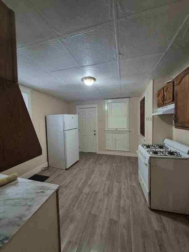2140 Rosebud Ave - Photo 6 of 10