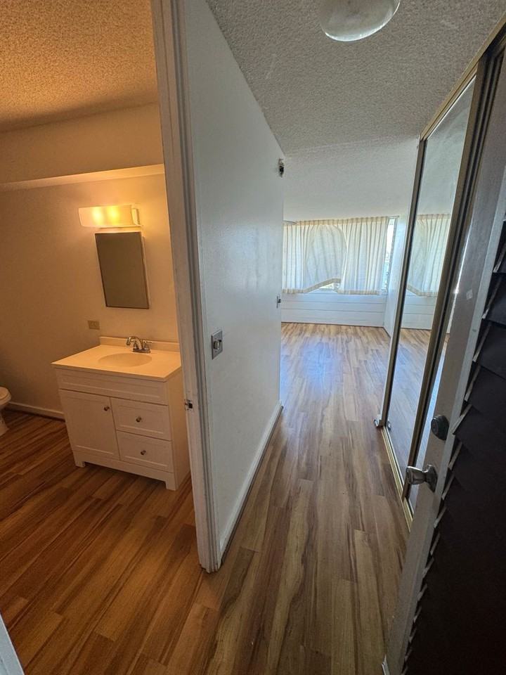 1550 Wilder Ave - Photo 2 of 9