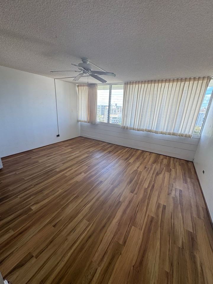 1550 Wilder Ave - Photo 3 of 9