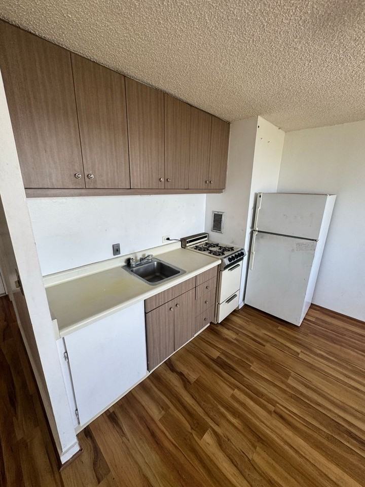 1550 Wilder Ave - Photo 4 of 9
