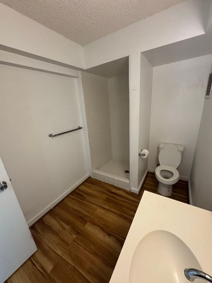 1550 Wilder Ave - Photo 6 of 9