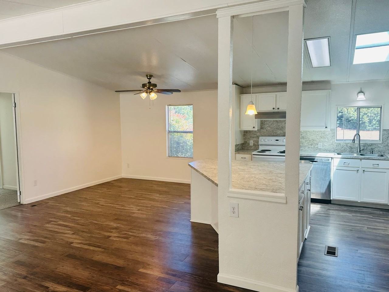 14014 Ne 70th Ave - Photo 3 of 39
