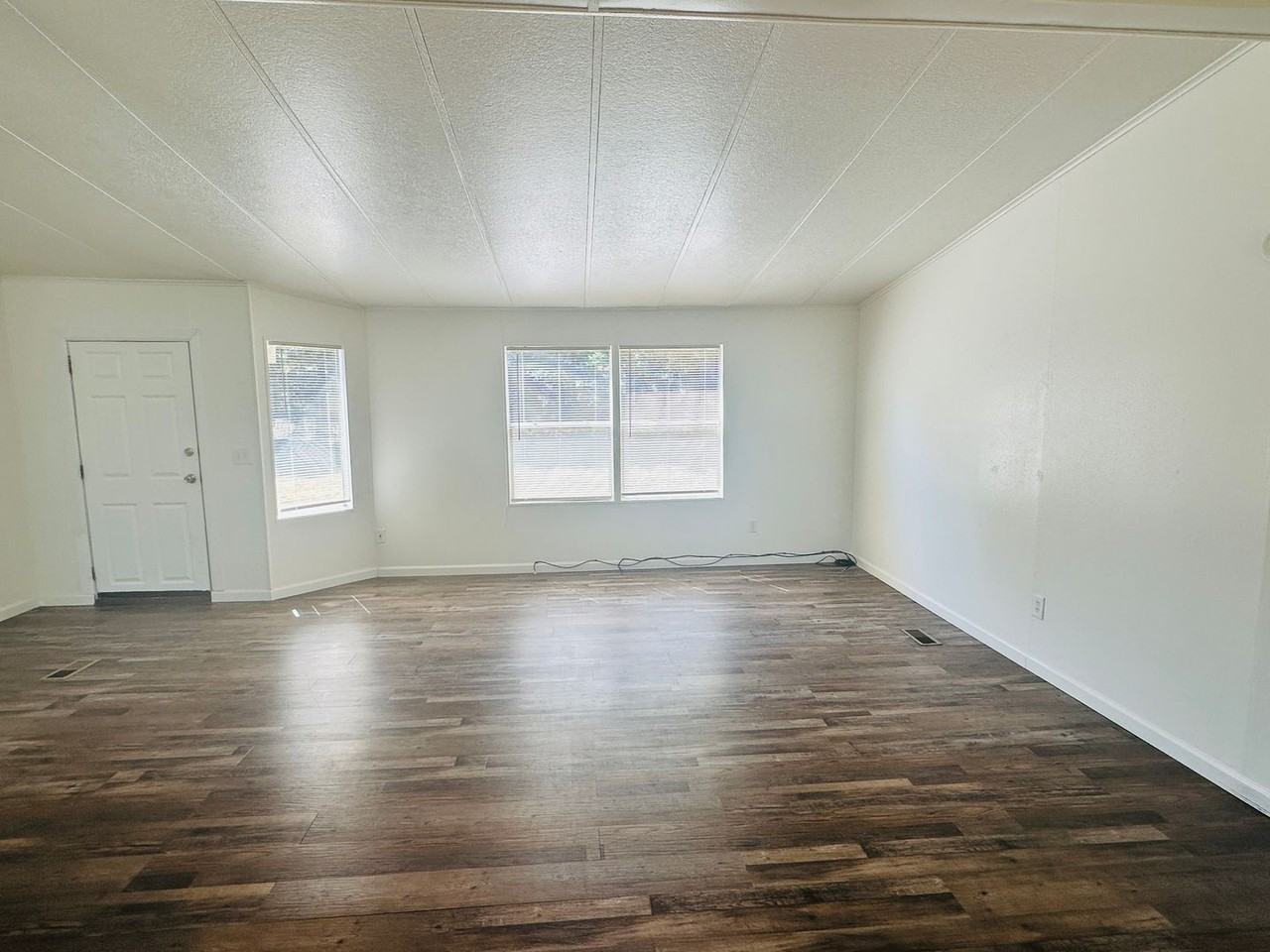 14014 Ne 70th Ave - Photo 5 of 39