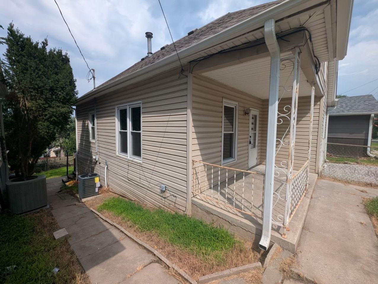 2338 S 13th St - Photo 2 of 16