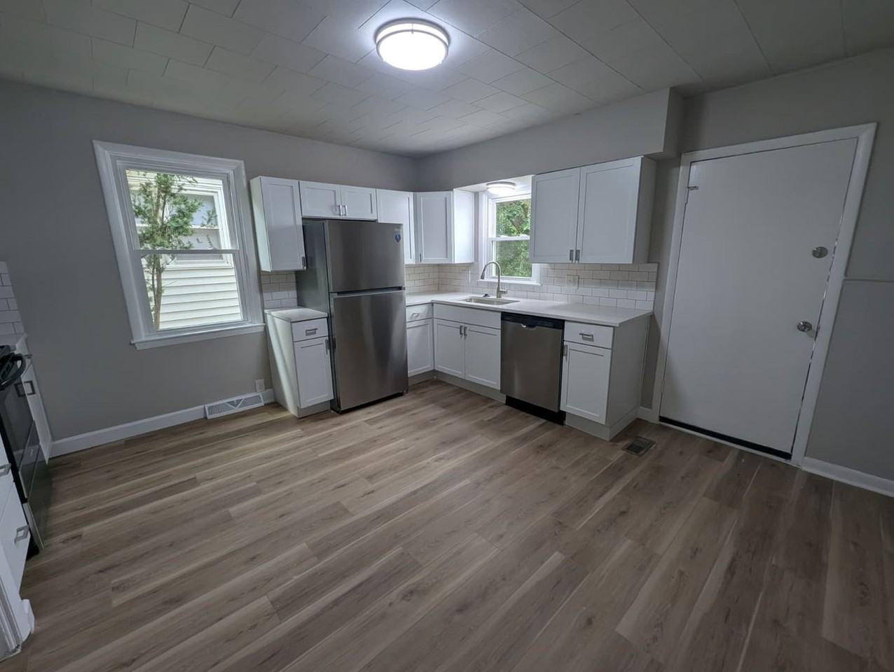 2338 S 13th St - Photo 3 of 16