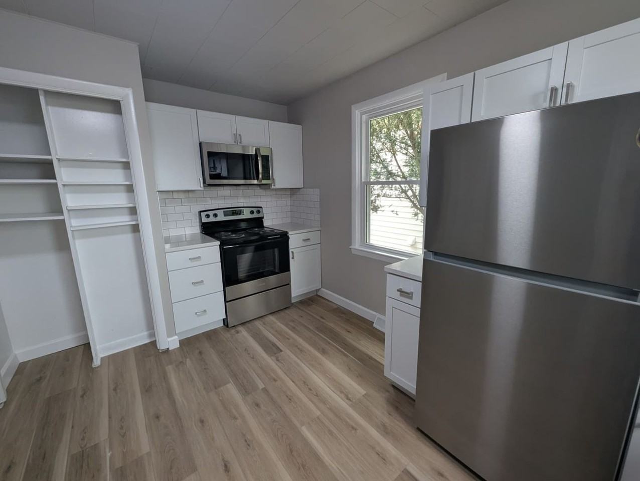 2338 S 13th St - Photo 4 of 16