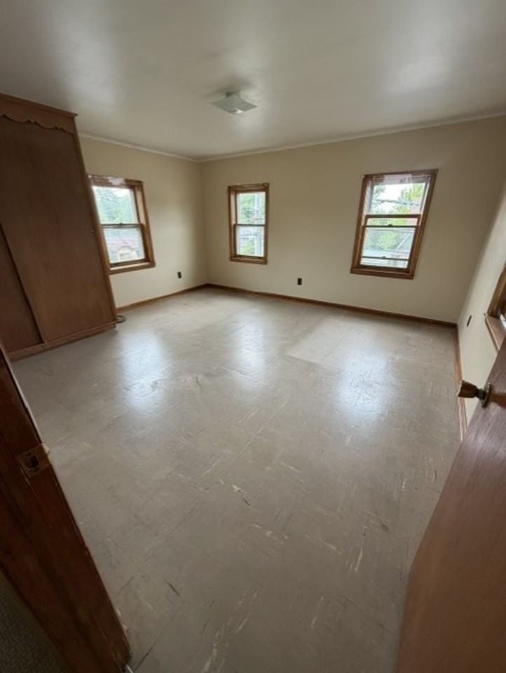 394 S Main St - Photo 3 of 6