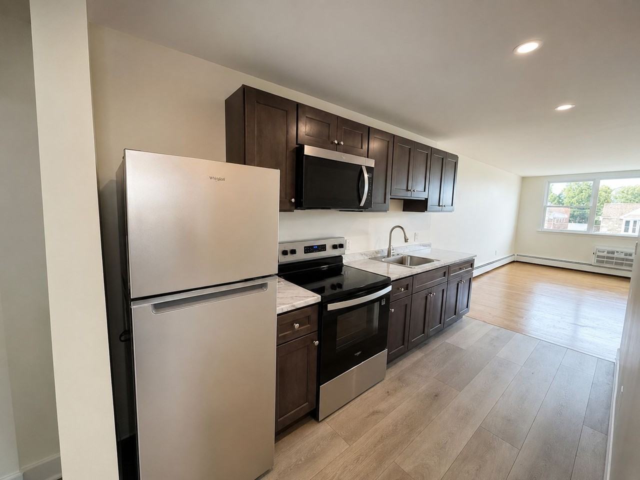 9317 Walker St - Photo 5 of 15
