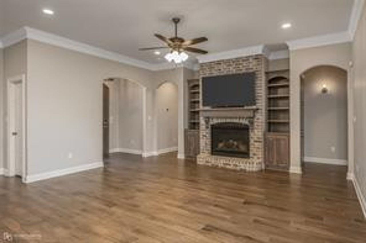 307 Ansley Cir - Photo 2 of 26
