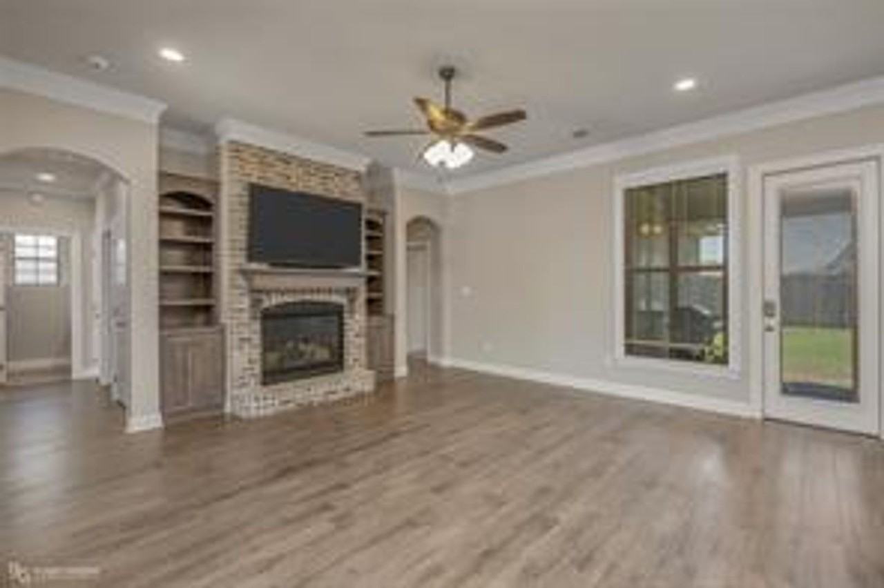 307 Ansley Cir - Photo 3 of 26