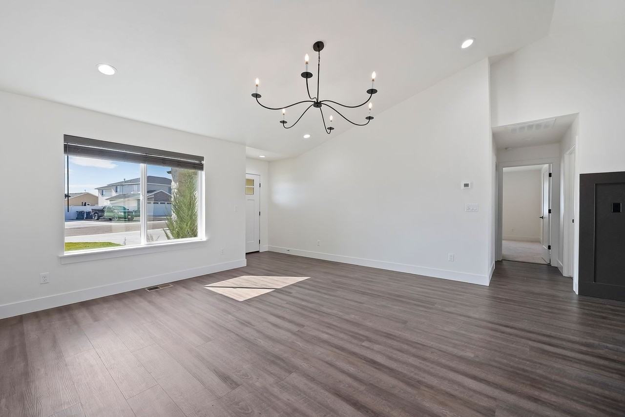 719 Cheri Ct - Photo 6 of 19