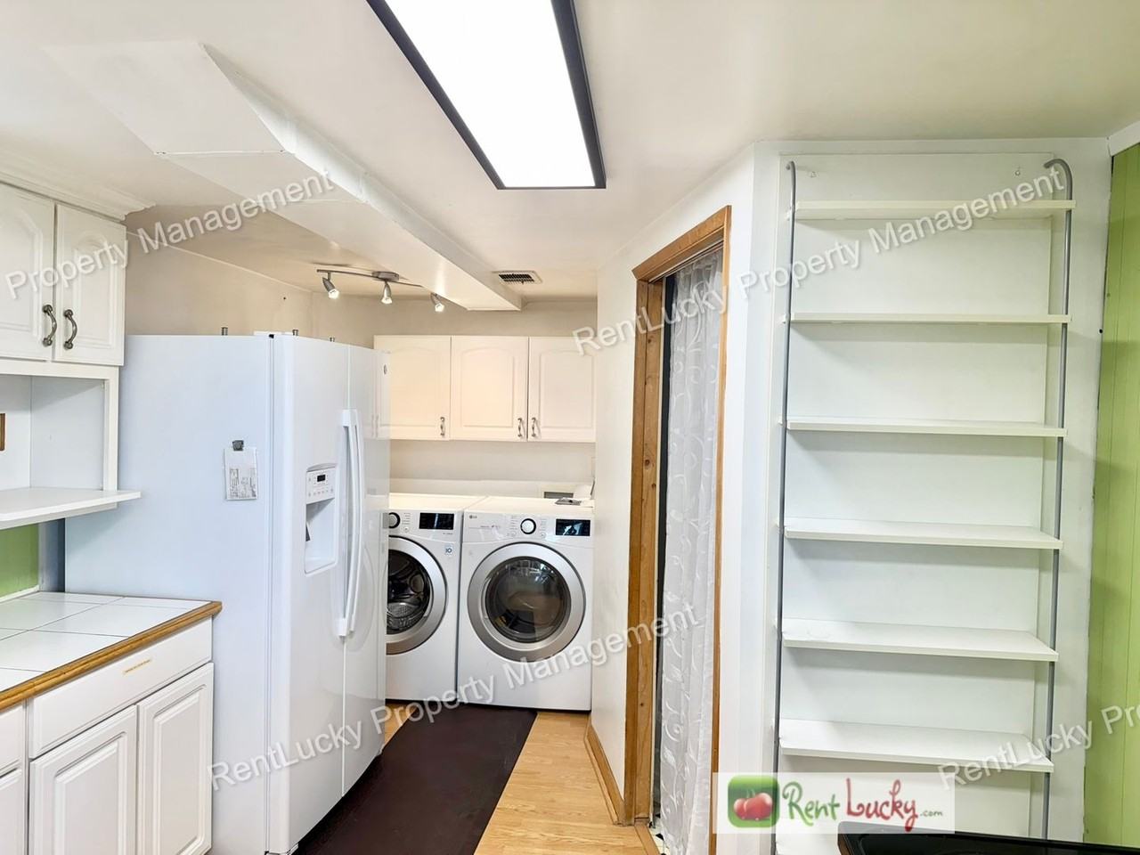 1612 Markham Ave Ne - Photo 5 of 38