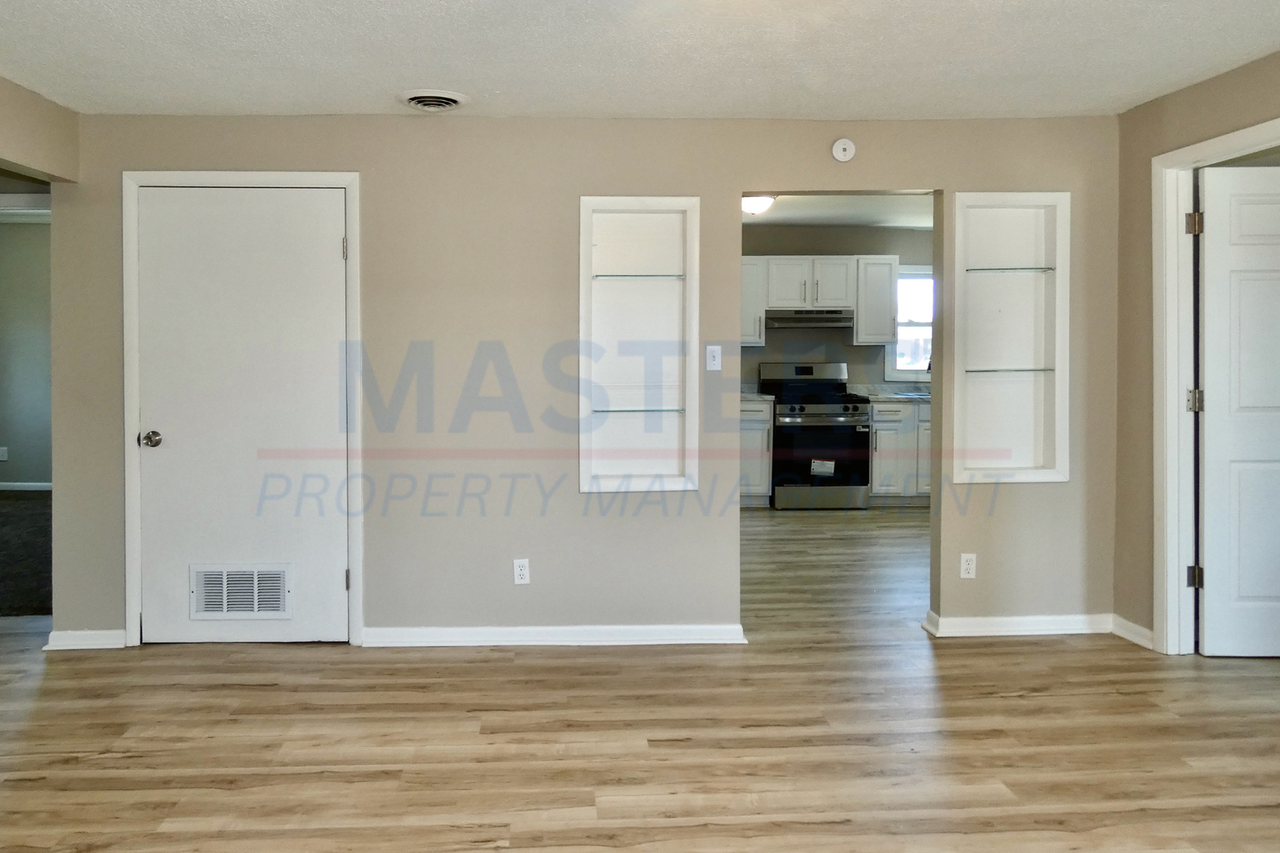 2163 Hoops Dr - Photo 5 of 19