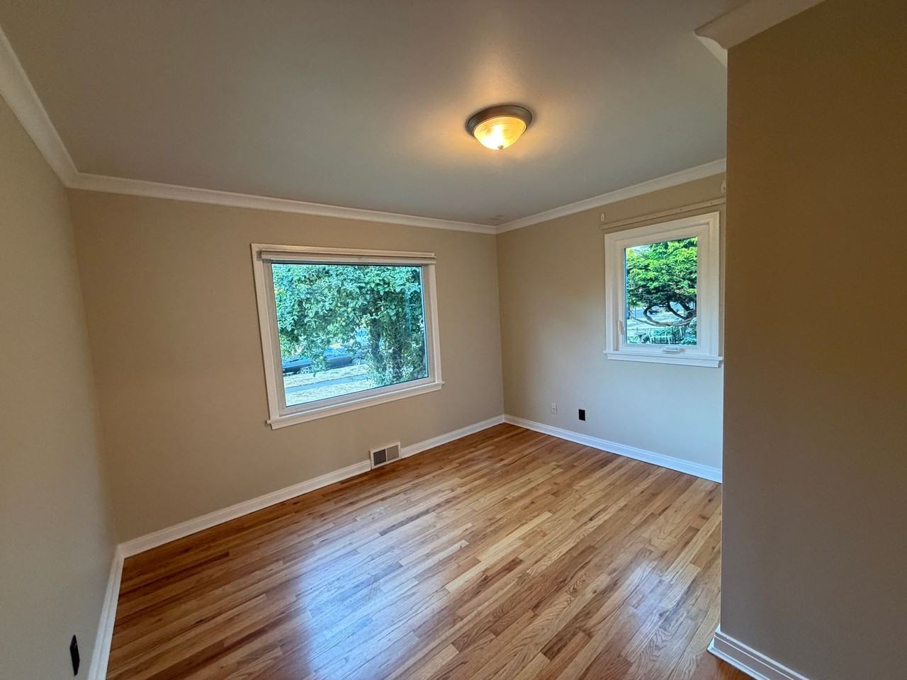 924 N Union Ave - Photo 7 of 50