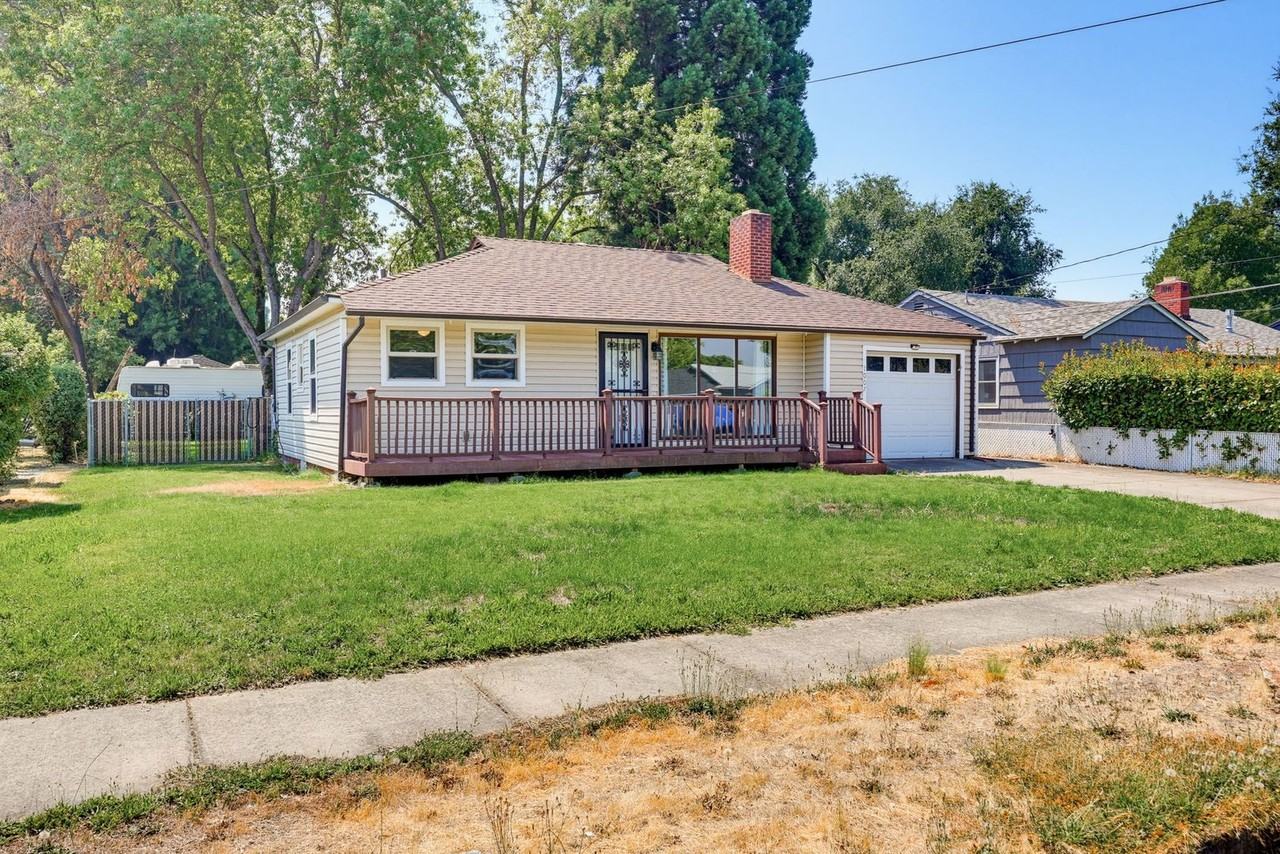 1007 Murray Ave - Photo 2 of 30