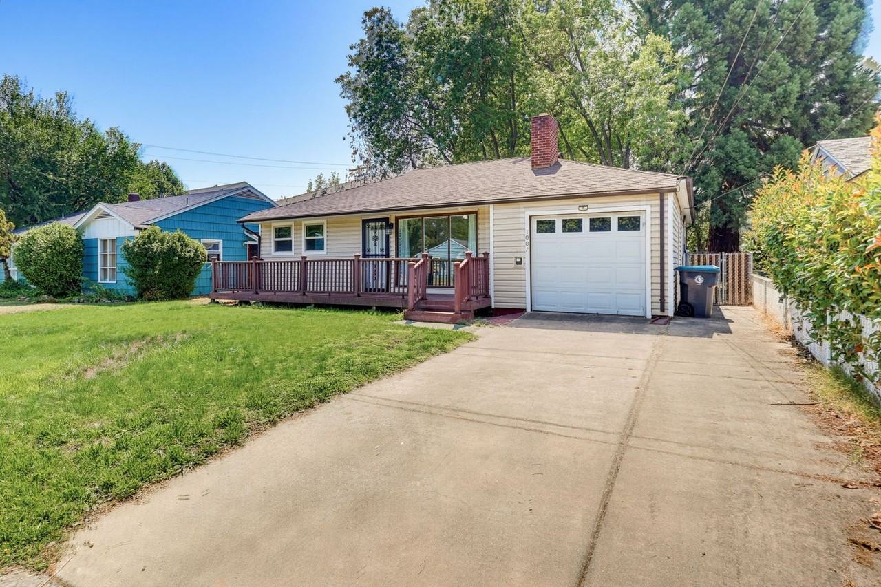 1007 Murray Ave - Photo 3 of 30